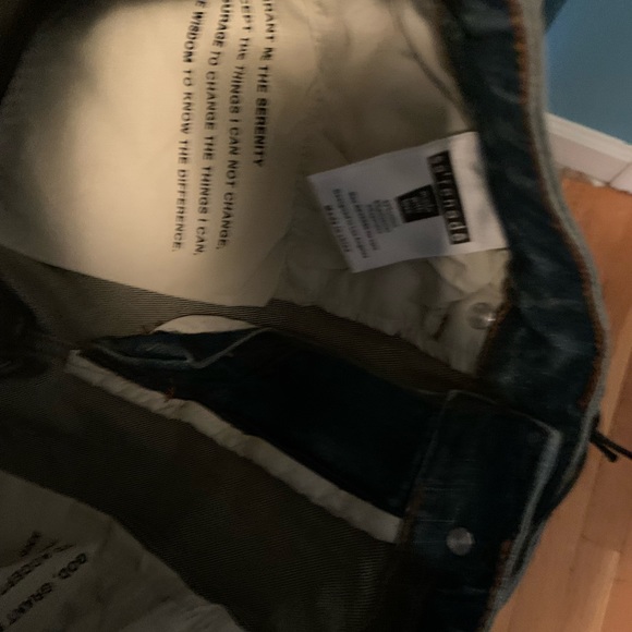 NWT: men or unisex jeans by SERENDI are distressed in dark blue, size 30W/34L - Picture 3 of 3